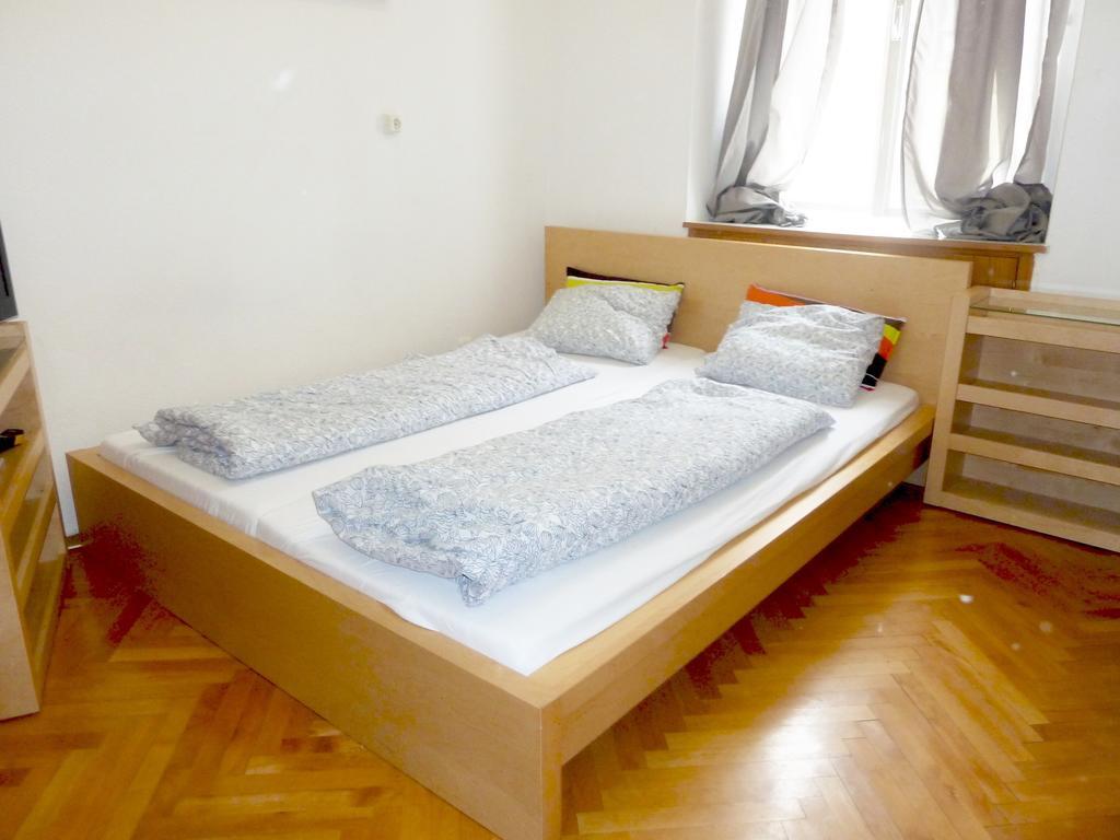 Apartment Jakominiplatz غراتس الغرفة الصورة